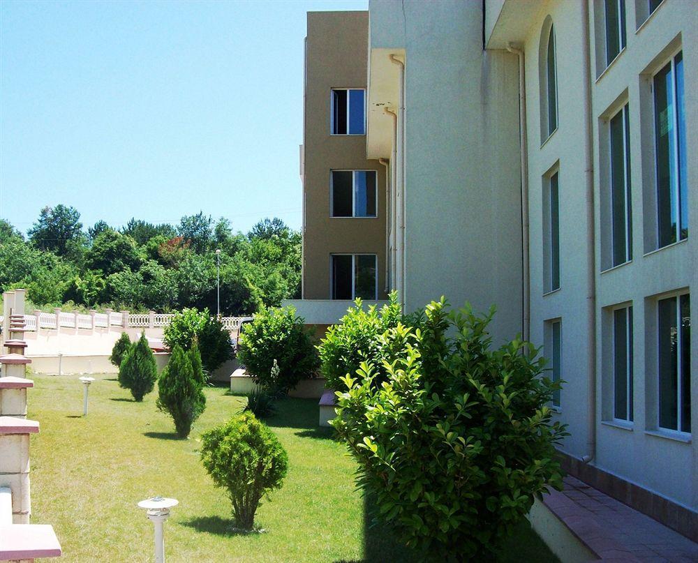 Sea Paradise Apartment Complex Kavarna Exterior photo